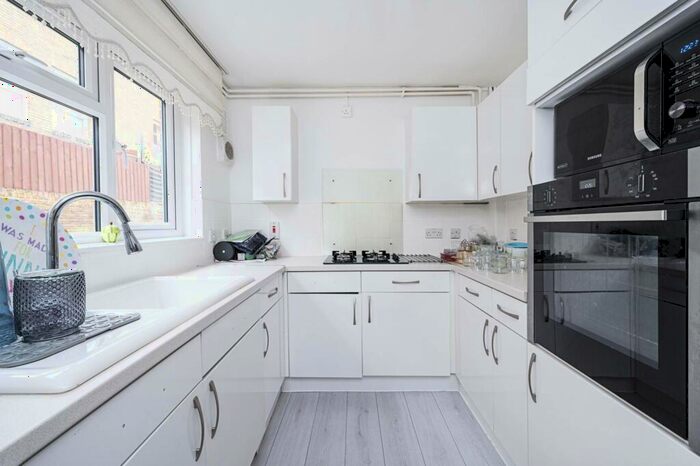1 Bedroom Terraced House To Rent In Brownlow Road, Dalston, London, E8