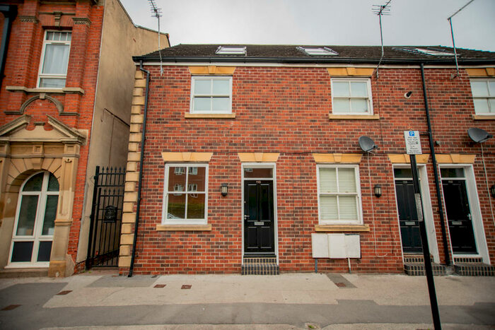 1 Bedroom Maisonette To Rent In Osborne Street, Hull, East Riding Of Yorkshire, HU1