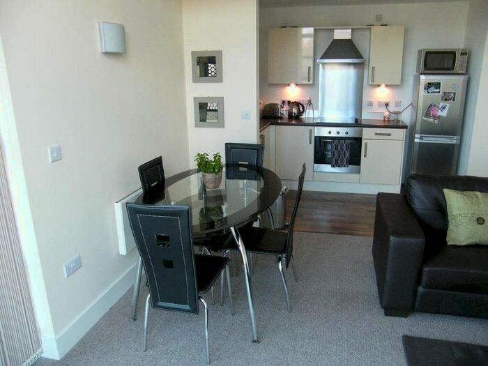 2 Bedroom Flat To Rent In Green Lane, Sheffield, Uk, S3