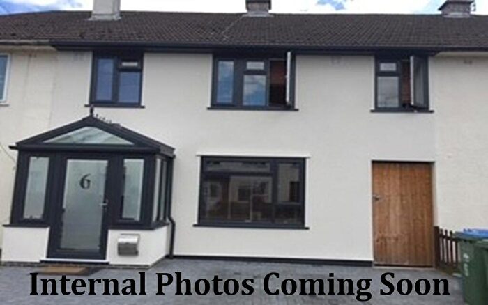 4 Bedroom Terraced House For Sale In Tindale Road, Southampton, SO16