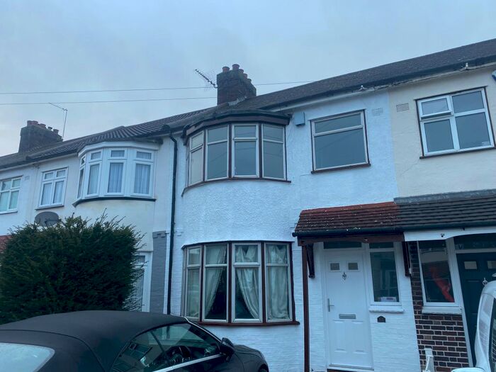 4 Bedroom Detached House To Rent In Seaforth Drive, Waltham Cross, EN8