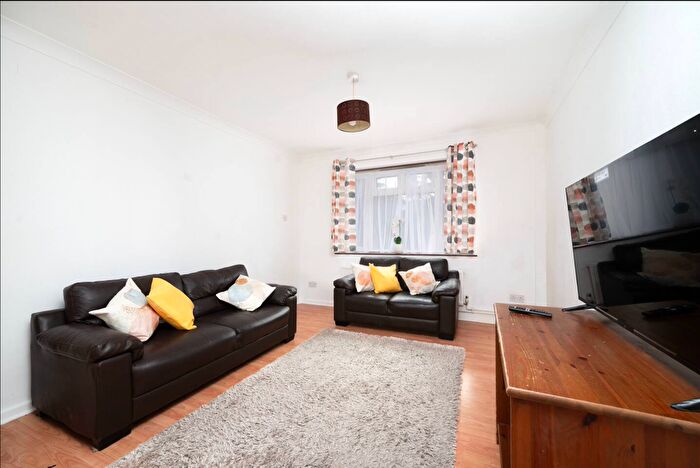 3 Bedroom Semi-Detached House To Rent In Ferrymead Avenue, Greenford, UB6