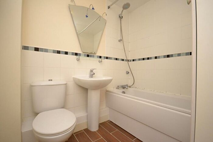 2 Bedroom Apartment To Rent In Linden Grange, Claremont Avenue, Bristol, BS7