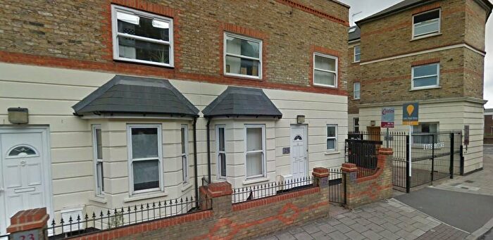 3 Bedroom Terraced House To Rent In Manse Road, N16