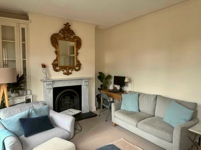 2 Bedroom Flat To Rent In Albert Palace Mansions, Lurline Gardens, London, SW11
