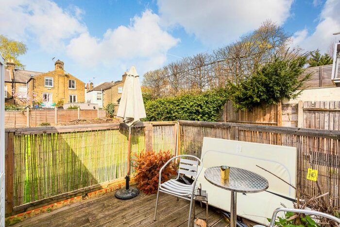 1 Bedroom Mobile/park Home To Rent In Rodenhurst Road, London, SW4