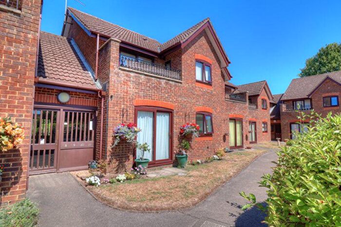 2 Bedroom Retirement Property For Sale In Old School Close, Stokenchurch, HP14