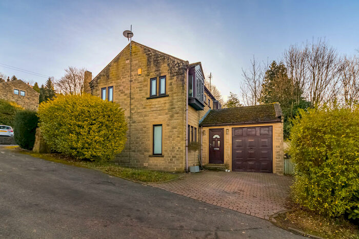 4 Bedroom Detached House To Rent In Arrunden Court, Dunford Road, Holmfirth, HD9