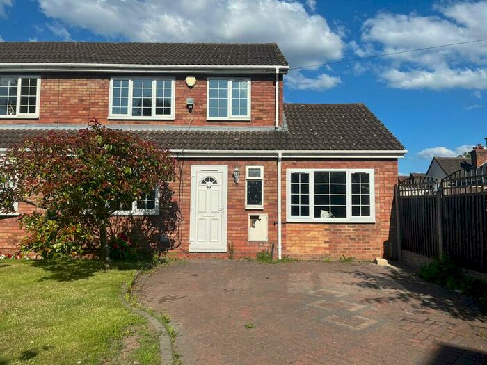 4 Bedroom Semi-Detached House To Rent In Rosemary Road, Stechford, B33