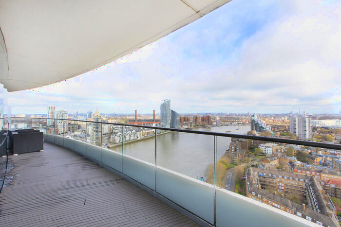 2 Bedroom Flat To Rent In Lombard Wharf, Lombard Road, Battersea, London, SW11