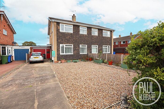 3 Bedroom Semi-Detached House For Sale In Dell Road, Lowestoft, NR33
