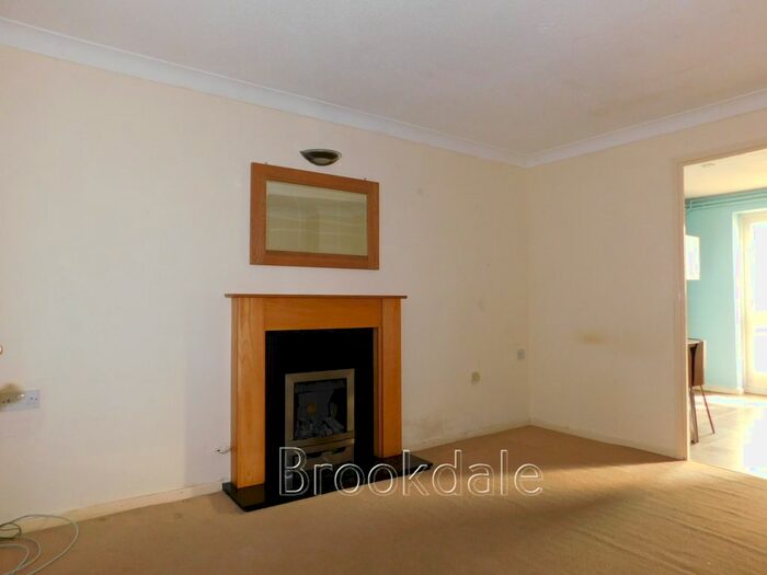 3 Bedroom Semi-Detached House To Rent In Flamborough Close, Peterborough, PE2