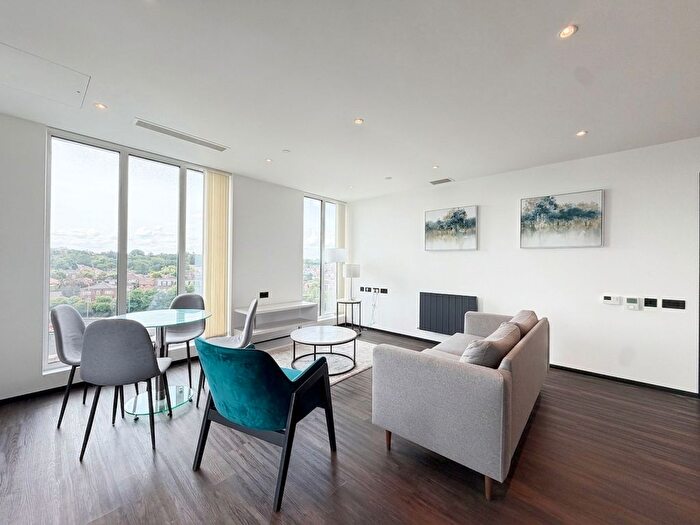 2 Bedroom Flat To Rent In West Gate, London, W5