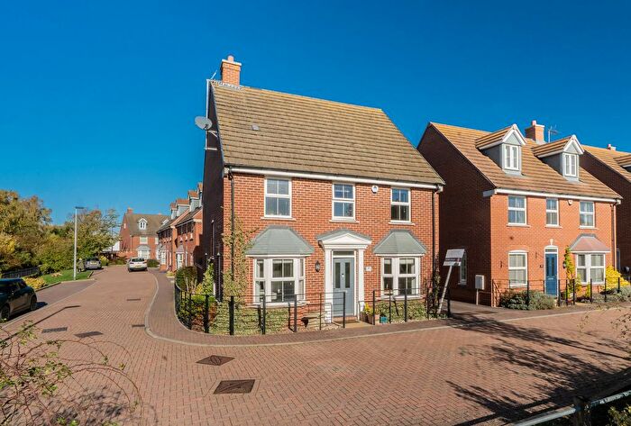 4 Bedroom Detached House For Sale In Drayhorse Crescent, Woburn Sands, Milton Keynes, MK17