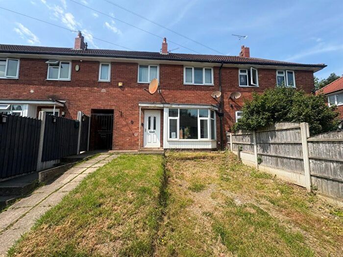 3 Bedroom Terraced House For Sale In Whincover Gardens, Leeds, LS12