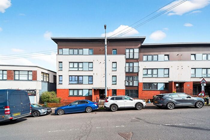 2 Bedroom Flat For Sale In Castlemilk Road, Glasgow, G44