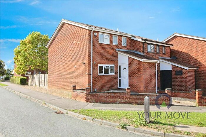 3 Bedroom Semi-Detached House For Sale In Glenavon Road, Bedford, Bedfordshire, MK41