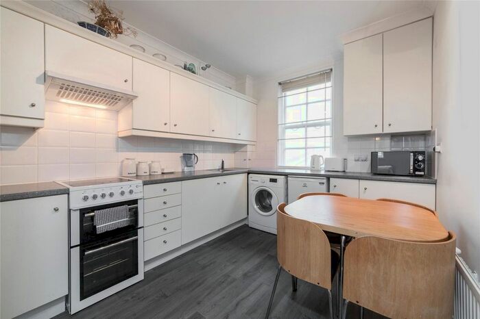 1 Bedroom Flat To Rent In Stirling Court, Tavistock Street, WC2E