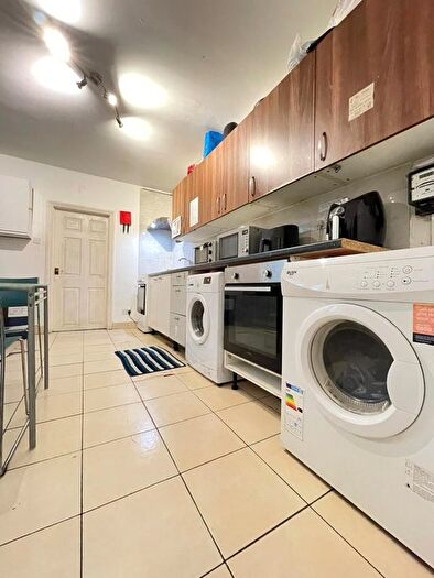 9 Bedroom Terraced House To Rent In Gladesmore Road, London, N15