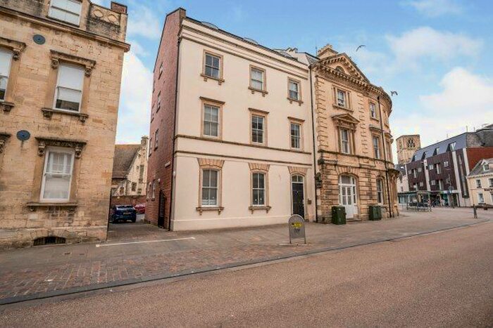 1 Bedroom Flat To Rent In Commercial Road, Gloucester, GL1