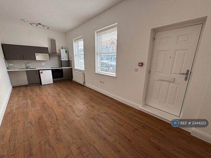 1 Bedroom Flat To Rent In Boundary Road, Hove, BN3