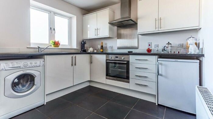 2 Bedroom Apartment To Rent In Coulsdon Road, Caterham, CR3