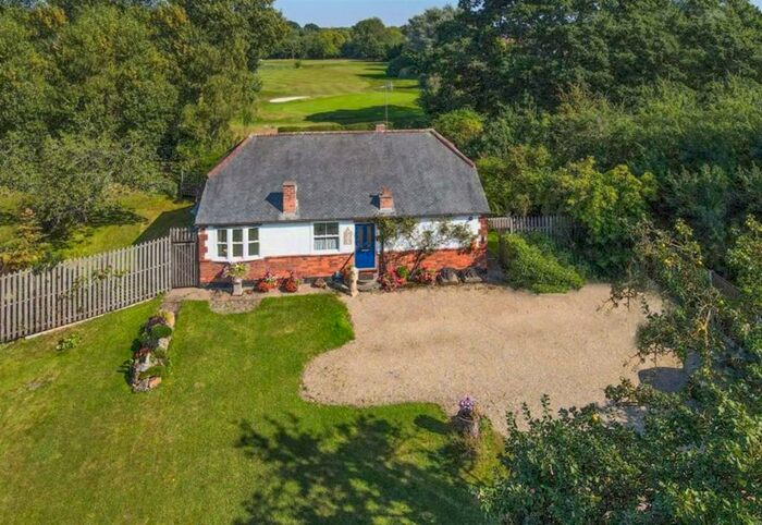 4 Bedroom Detached Bungalow To Rent In Wilford Road, Ruddington, NG11