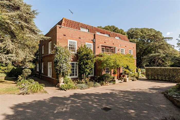 10 Bedroom Detached House For Sale In Convent Road, Broadstairs, CT10