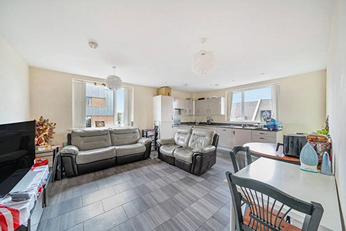 2 Bedroom Flat For Sale In Artisan Place, Harrow Weald, Harrow, HA3