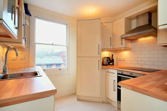 3 Bedroom Maisonette To Rent In Chiswick High Road, Chiswick, London, W4
