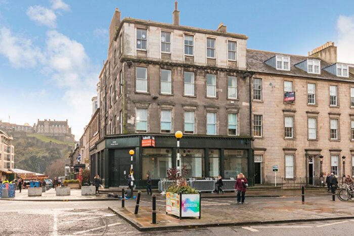 3 Bedroom Flat To Rent In George Street, Central, Edinburgh, EH2