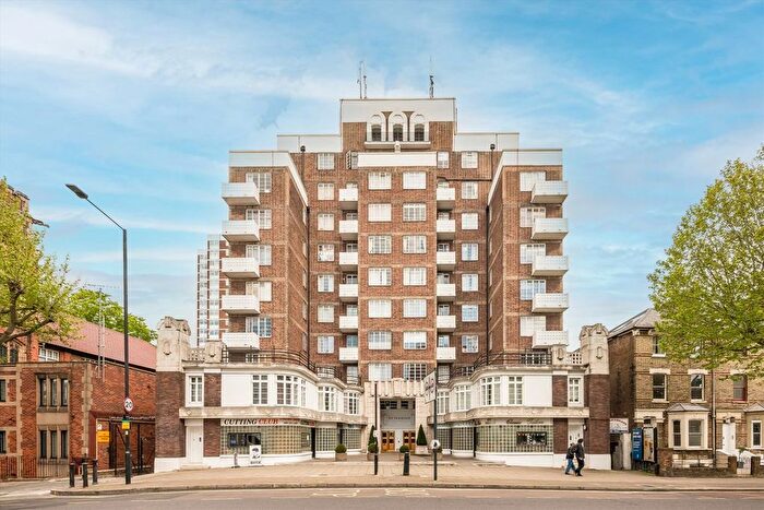 2 Bedroom Flat For Sale In Shepherds Bush Road, Hammersmith, W6