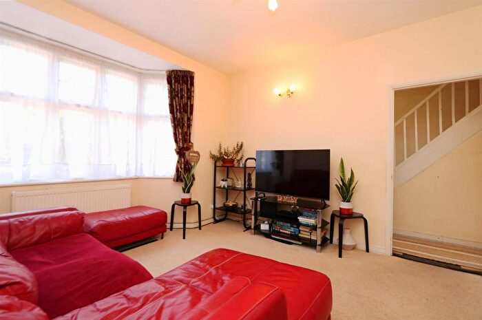 3 Bedroom Terraced House To Rent In Shelbourne Road, London, N17