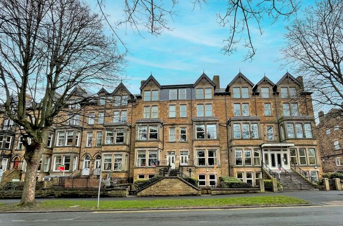 2 Bedroom Flat To Rent In Valley Drive, Cecil Court, HG2