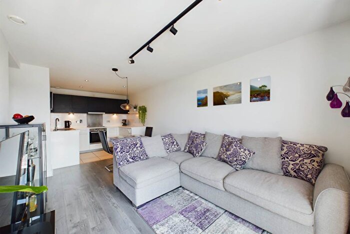 2 Bedroom Flat To Rent In Cranstone Lodge, Hemel Hempstead, HP1