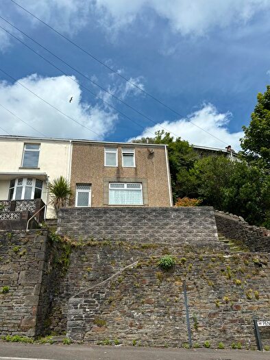 3 Bedroom End Of Terrace House To Rent In Penygraig Road, Swansea, SA1