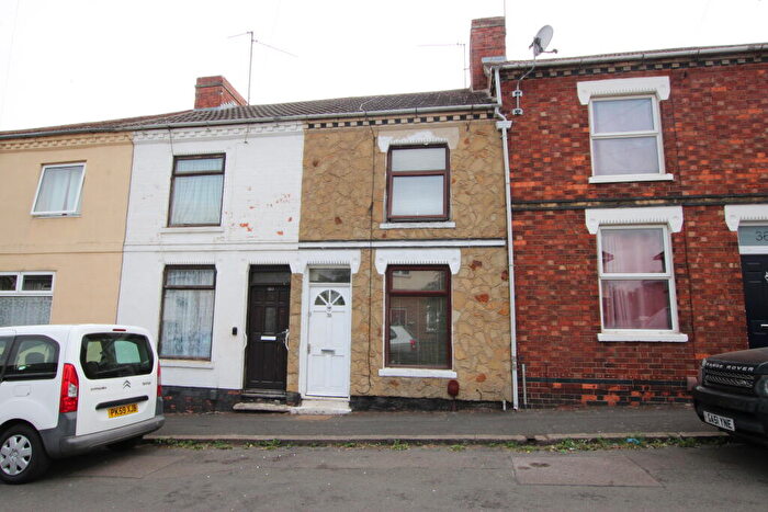 2 Bedroom Terraced House To Rent In Cross Street, Kettering, North Northamptonshire, NN16