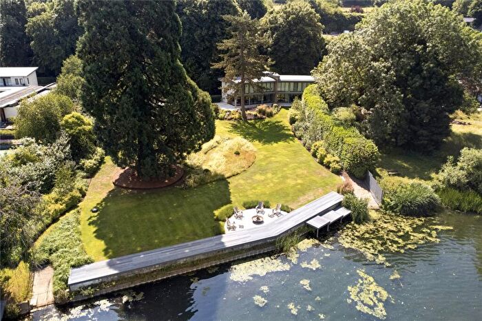 5 Bedroom Detached House For Sale In Stonehouse Lane, Cookham, Maidenhead, SL6