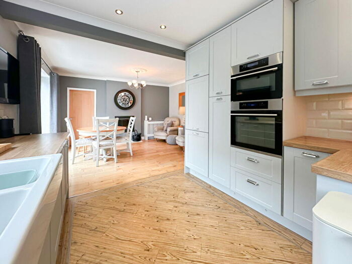 4 Bedroom Detached House For Sale In The Grove, Bedworth, CV12