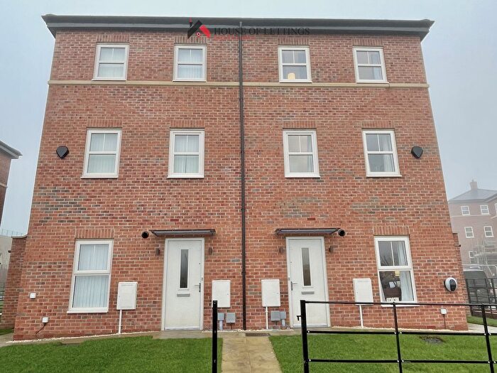 2 Bedroom Town House To Rent In Bolton Court, Leeds, LS14