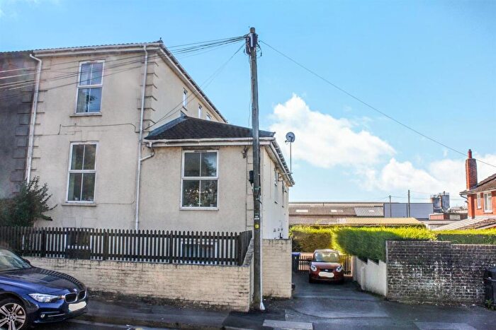 1 Bedroom Flat To Rent In Churchfields Road, Salisbury, SP2