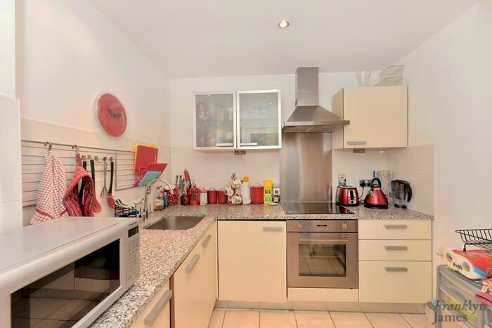 1 Bedroom Apartment To Rent In New Atlas Wharf, Docklands, E14