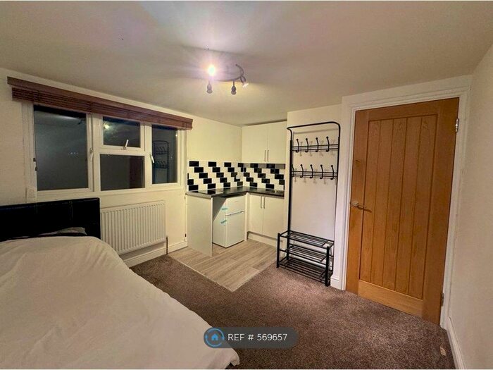 1 Bedroom Flat To Rent In Capworth Street, London, E10