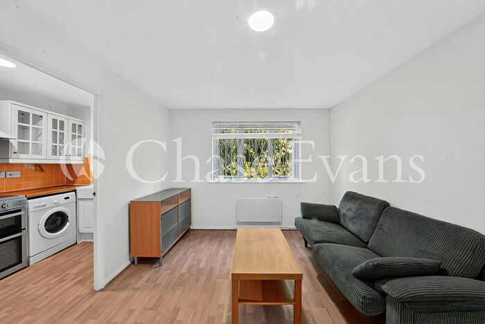1 Bedroom Flat To Rent In Telegraph Place, Isle Of Dogs, London, E14