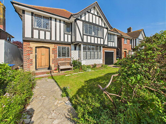 5 Bedroom Detached House For Sale In George V Avenue, Worthing, BN11