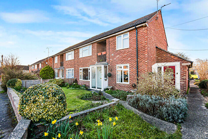 2 Bedroom Maisonette For Sale In Barnes Close, Didcot, OX11