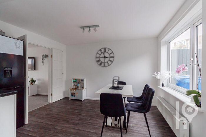 3 Bedroom End Of Terrace House For Sale In Prince Charles Avenue, Minster On Sea, ME12