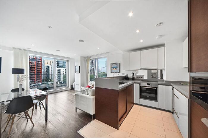 3 Bedroom Flat To Rent In Baltimore Wharf, Canary Wharf, London, E14