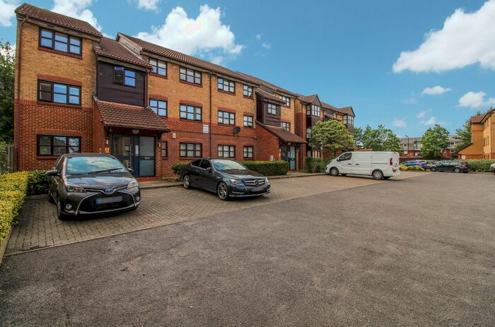 1 Bedroom Studio To Rent In Conifer Way, North Wembley, Wembley, HA0