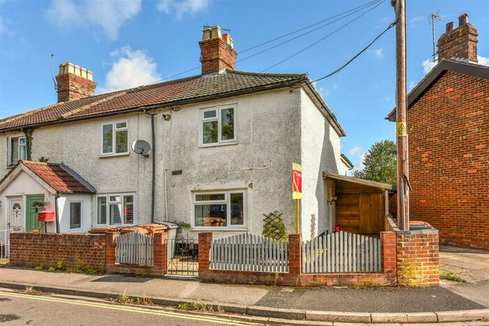 3 Bedroom End Of Terrace House To Rent In Albany Road, Andover, SP10